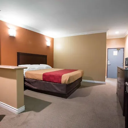 Baymont By Wyndham Ontario-3